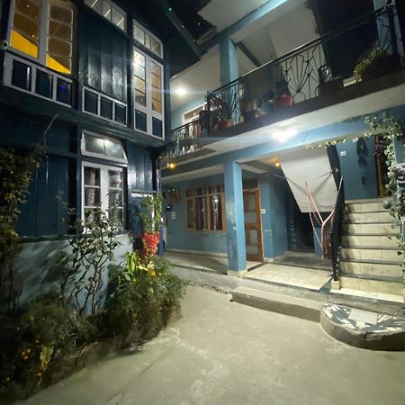 The Prasher Lodge Mall Road Manali Екстер'єр фото
