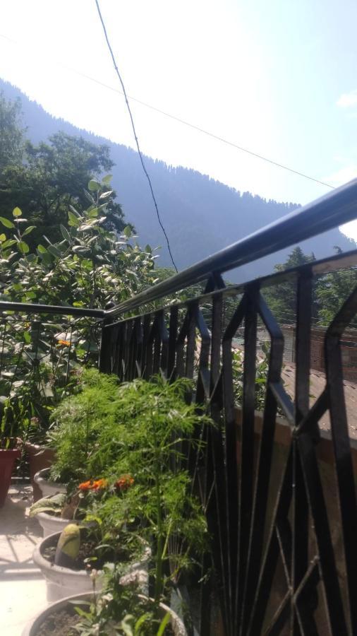 The Prasher Lodge Mall Road Manali Екстер'єр фото